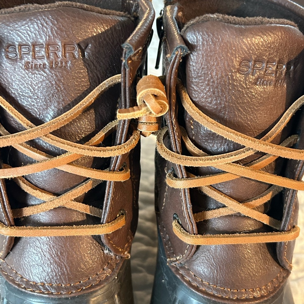 EUC - Girls SPERRY Saltwater Boots - SZ 3